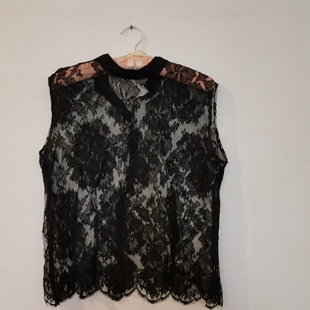 Beautiful Navy Dantel Top